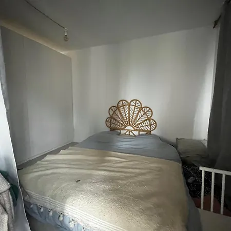 Pansiyon Un Parisien Atypique - An Atypical Parisian *